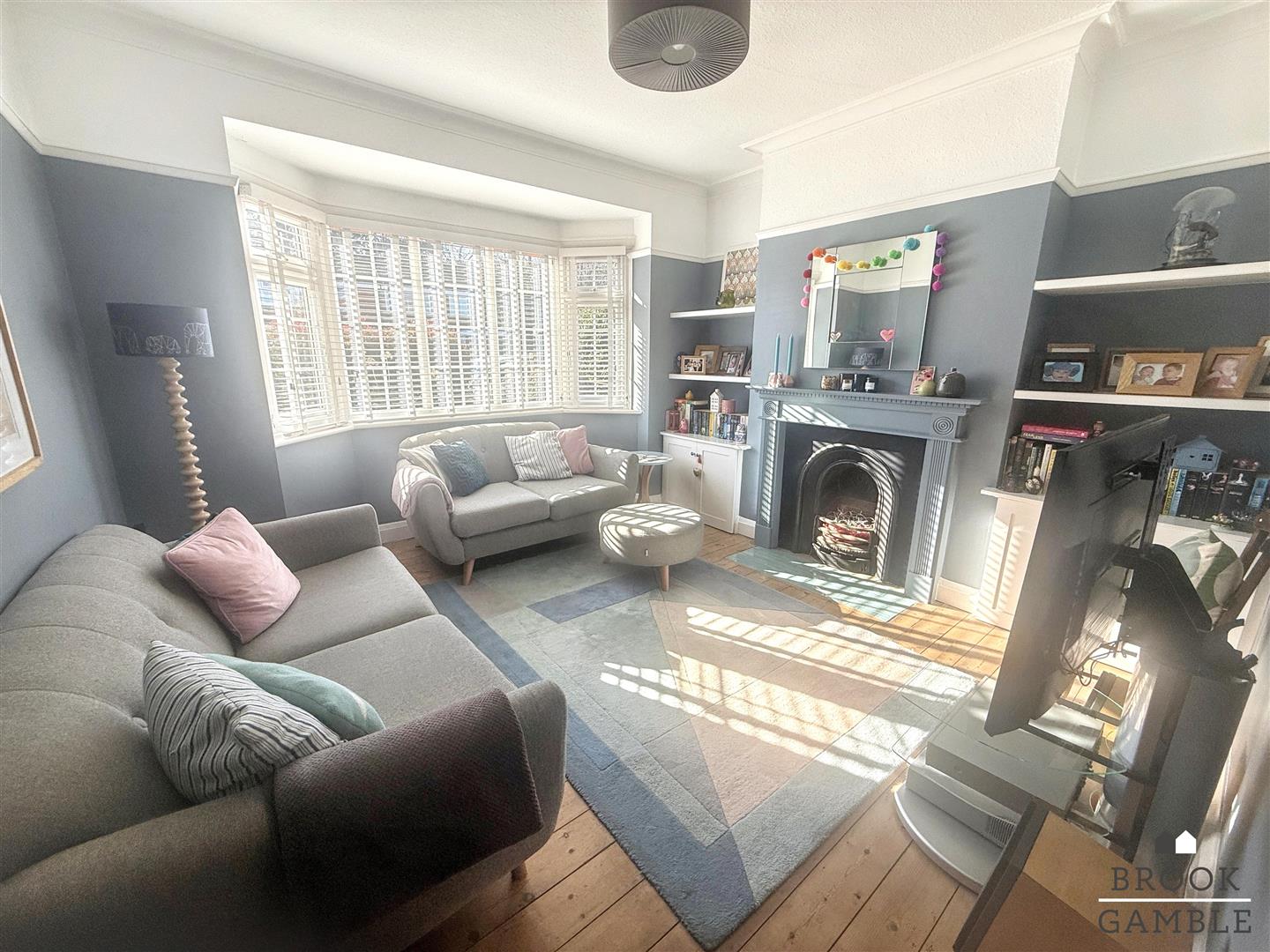 3 Bedroom House. Longland Road in Eastbourne, East Sussex 2